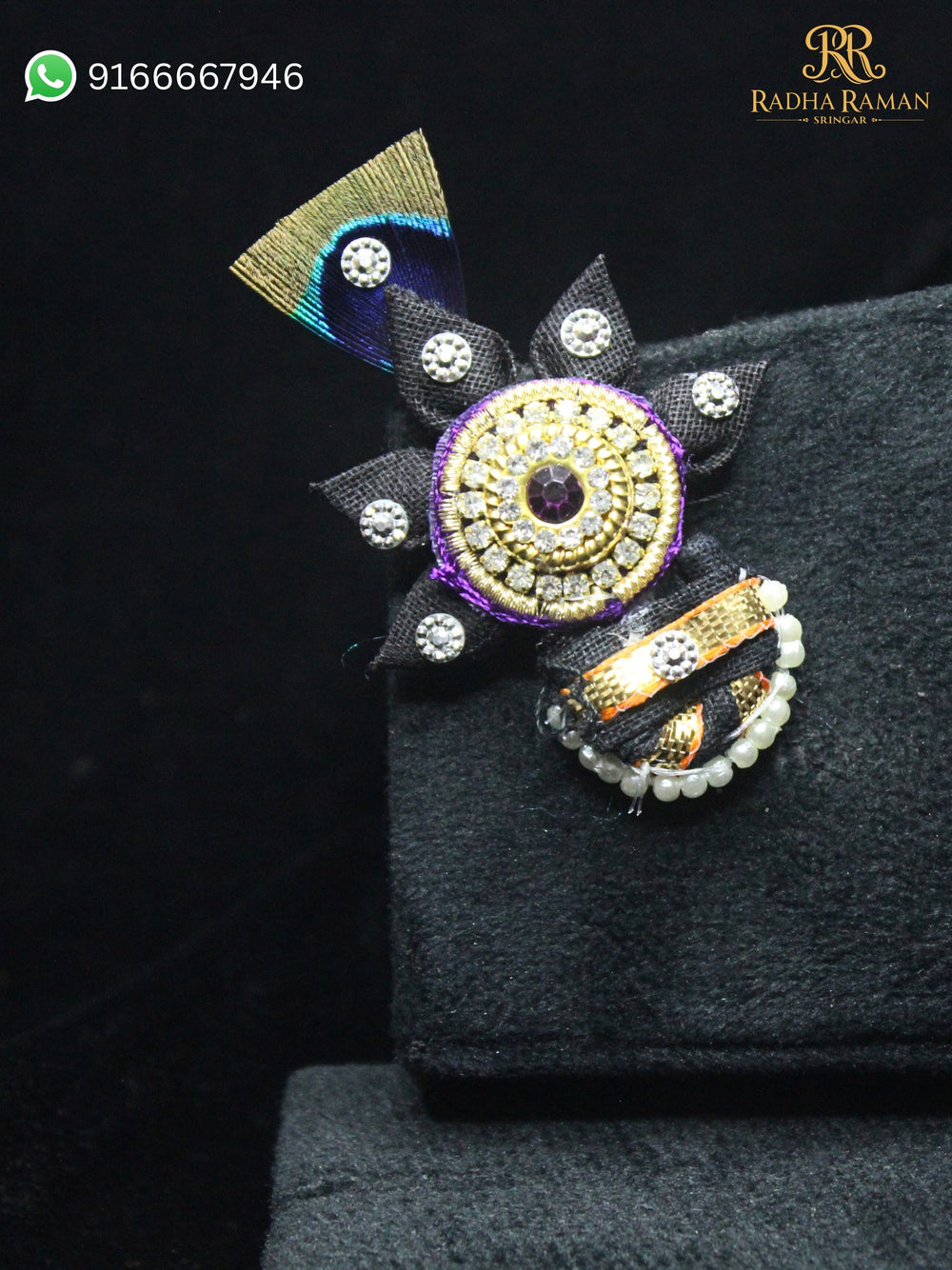 Kundan mastak shringar Laddu Gopal